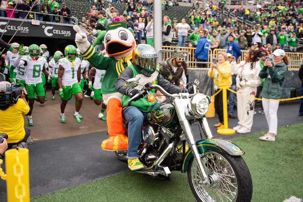 Oregon Ducks LB Jerry Mixon named conference player of the week