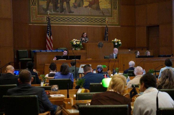 Oregon House Republicans stage walkout as gas tax election, gun control votes near